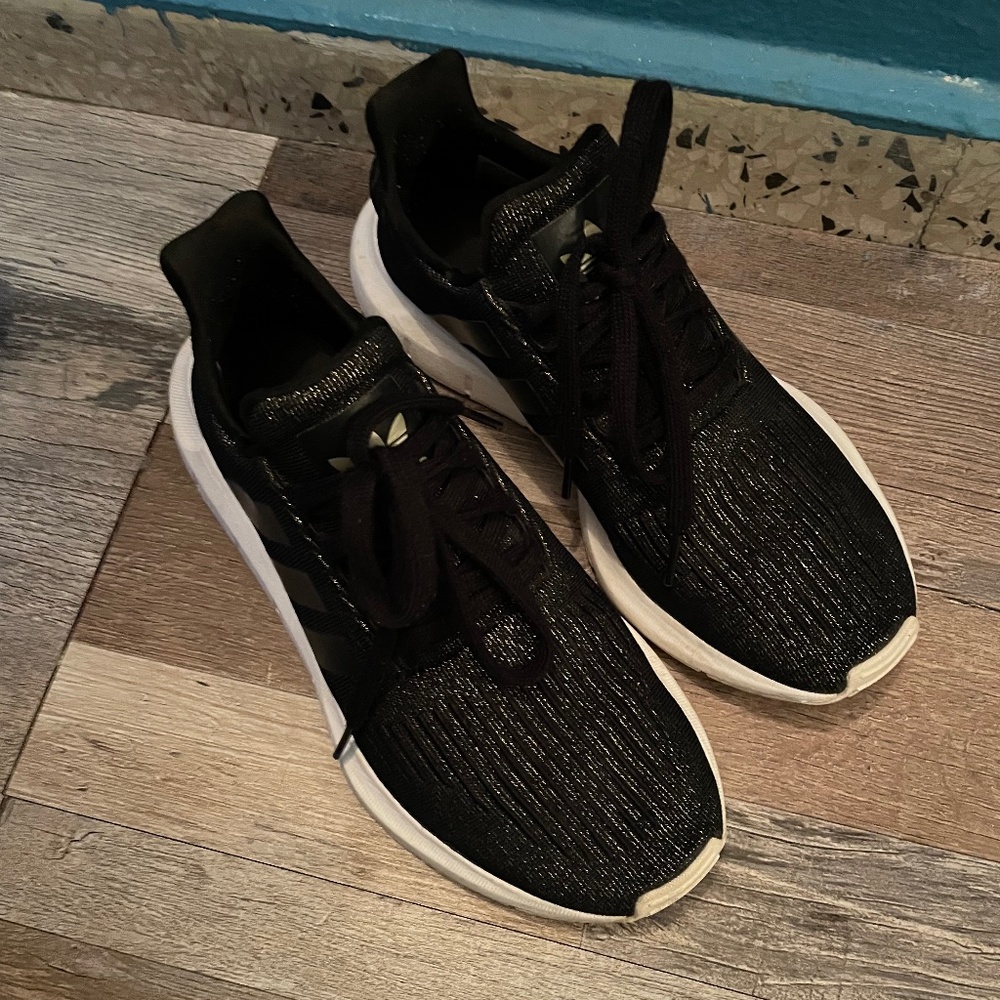 Adidas black glitter sneaker